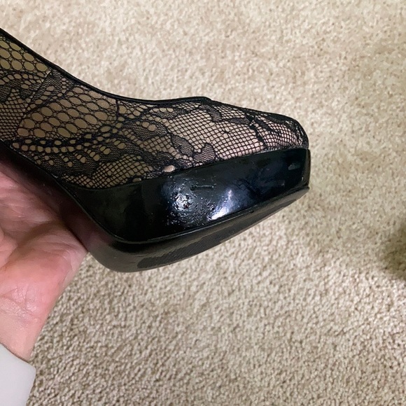 Guess Brand Pump Heels - Tan/Black Lace - Picture 9 of 9